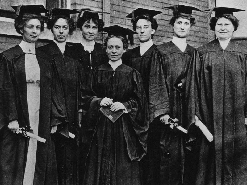 Graduates from the School of Nurses